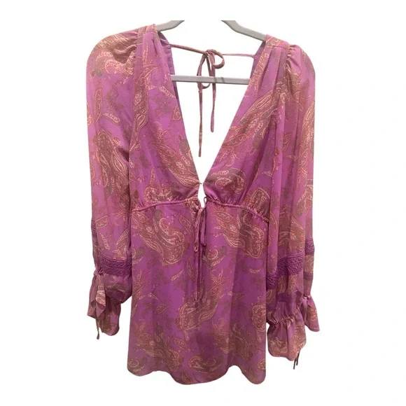 Urban Outfitters Mini Dress Pink Paisley Medium VNeck KeyHole back NWT. Boho - Picture 1 of 11